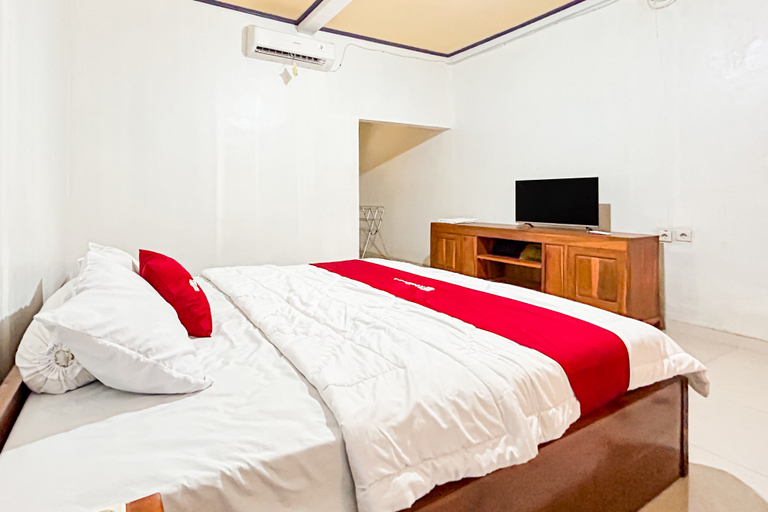 Bedroom 2, RedDoorz @ Villa Camry Ujung Genteng, Sukabumi