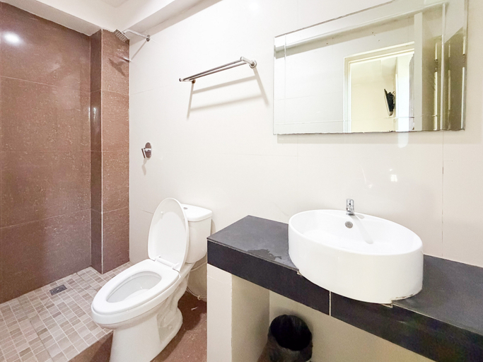 Bathroom 4, RedDoorz @ Harvest Hotel Lippo Mall Kupang, Kupang