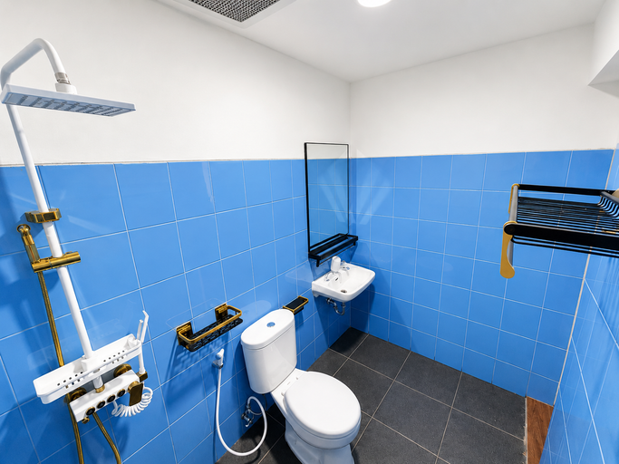 Bathroom 5, Allisa Resort Hotel, Serang