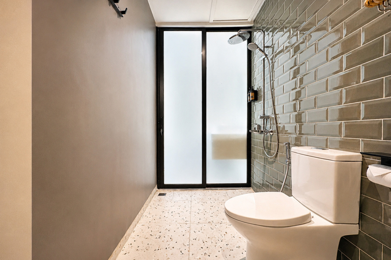 Bathroom 4, Guru Giri Forest Cabin Studio Villa (Include Breakfast), Bantul