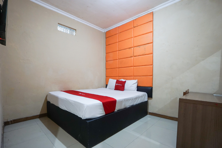 Others 4, RedDoorz @ Hotel Atriaz Alun Alun Trenggalek, Trenggalek
