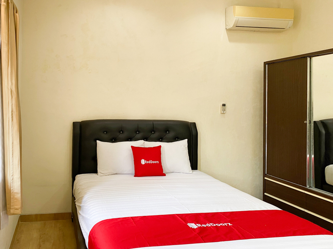 Bedroom 4, RedDoorz @ Malang City Center, Malang