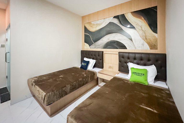 Bedroom 4, Urbanview Hotel Get Inn Pollux Batam, Batam