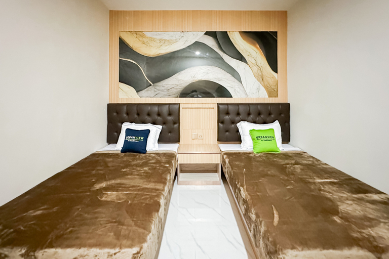 Bedroom 2, Urbanview Hotel Get Inn Pollux Batam, Batam