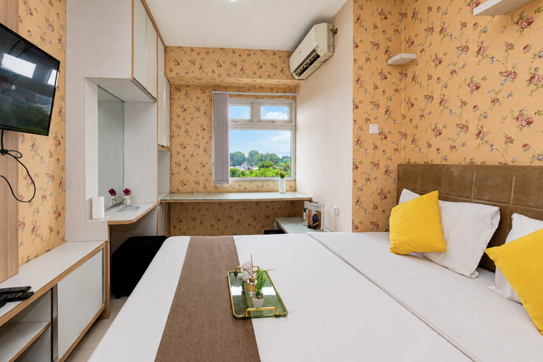 Bedroom 3, Classic Comfortable 1BR at Apartment Green Pramuka City By Travelio, Central Jakarta