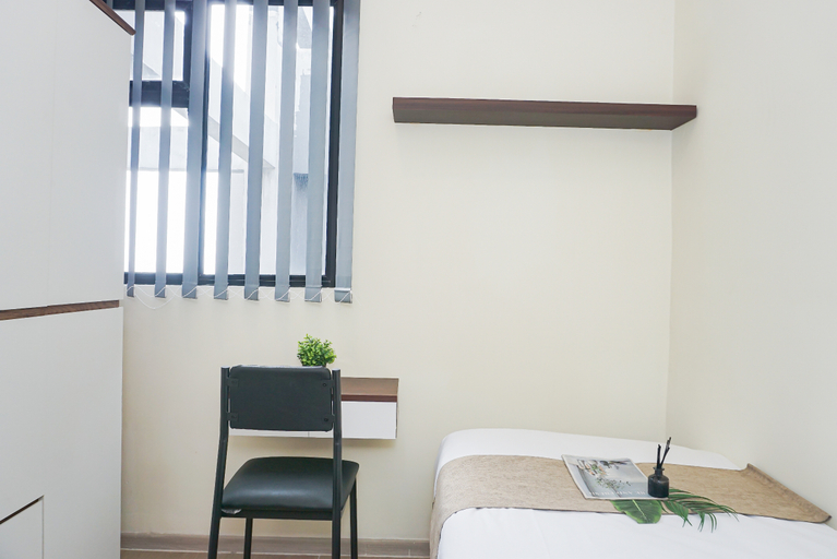 Bedroom 5, Cozy Stay 2BR at Apartment Meikarta District 2 By Travelio, Cikarang