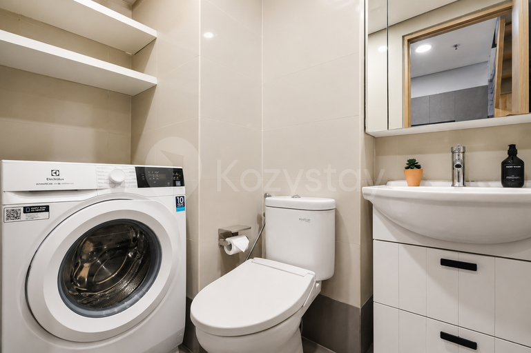 Bathroom 5, Magnolia by Kozystay - Kebon Jeruk, West Jakarta