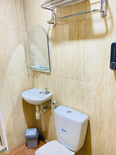 Bathroom 5, Riverside Smart Hotel., Blitar