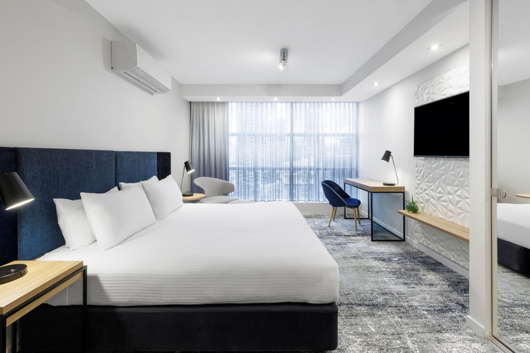 Bedroom 4, Brady Apartment Hotel Flinders Street, Melbourne