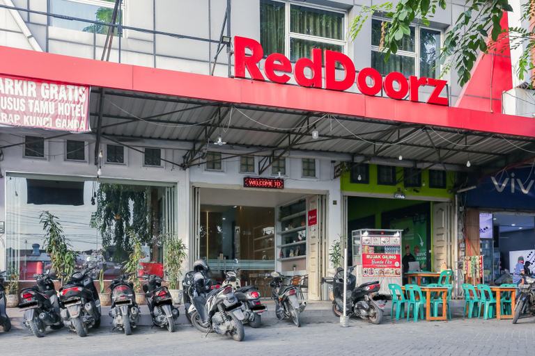 Others 2, RedDoorz Plus @ Cemara Asri Medan, Medan