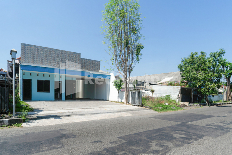 Exterior & Views 2, Wisma Kartini 2 Syariah near Suncity Mall Sidoarjo RedPartner, Sidoarjo