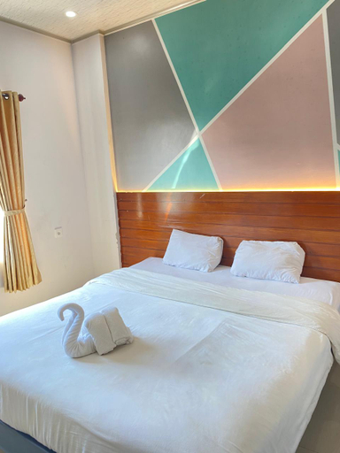 Bedroom 4, Riverside Smart Hotel., Blitar