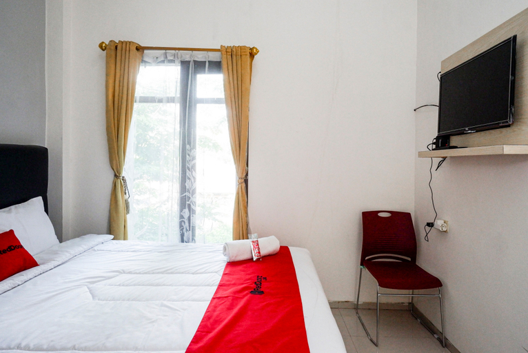 Bedroom 4, RedDoorz @ Kratonan Solo, Solo