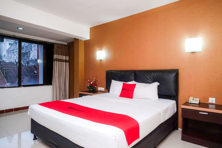 Bedroom 5, RedDoorz Plus @ Grand Populer Hotel Makassar, Makassar