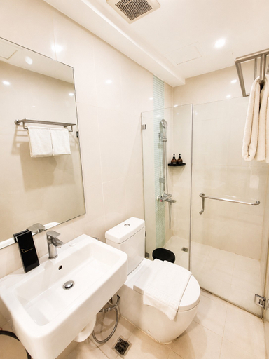 Bathroom 5, Milton Hotel Makati, Makati City