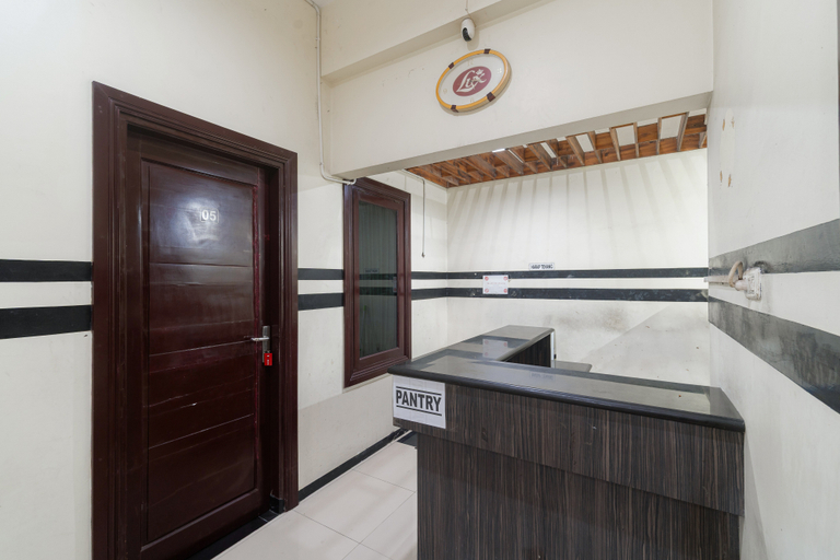 Others 4, RedDoorz Syariah @ Ketintang Surabaya, Surabaya