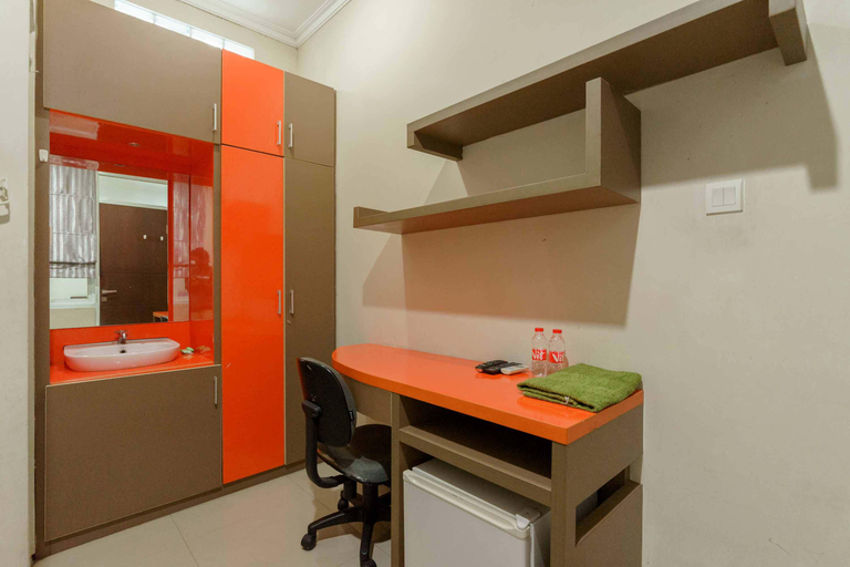 Others 4, Aimer Guest House Syariah Mitra RedDoorz, Cilegon