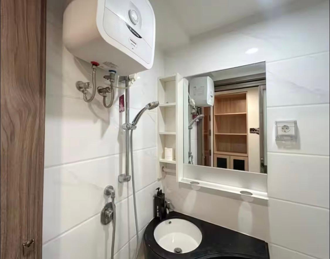 Bathroom 5, Sky House Apartement BSD with Smart TV 43 inch by Zora Modern Living, South Tangerang