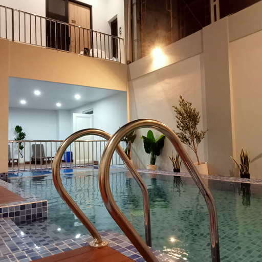 Swimming Pool 2, NH Residence Banyuraden, Sleman