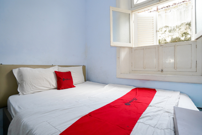 Bedroom 5, RedDoorz near Stasiun Lawang, Malang