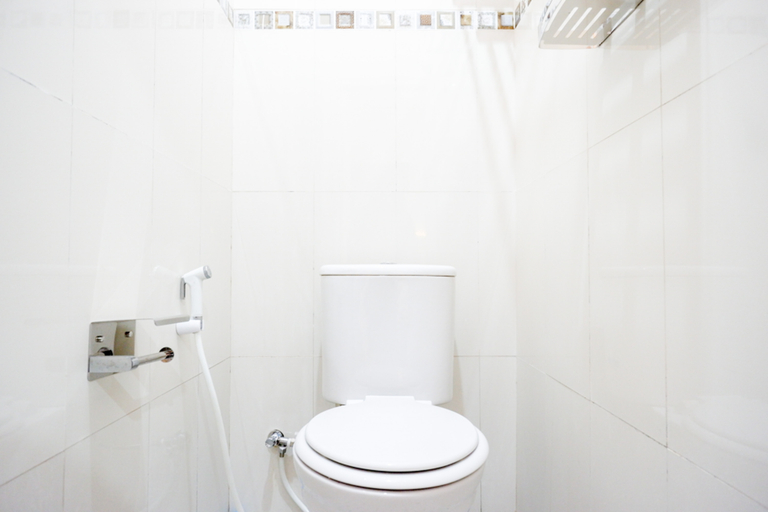 Bathroom 3, RedDoorz near Gejayan 3, Sleman
