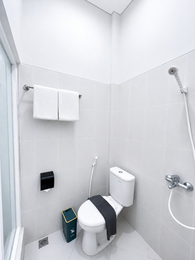 Bathroom 5, Ars Inn Prime Maguwoharjo, Sleman