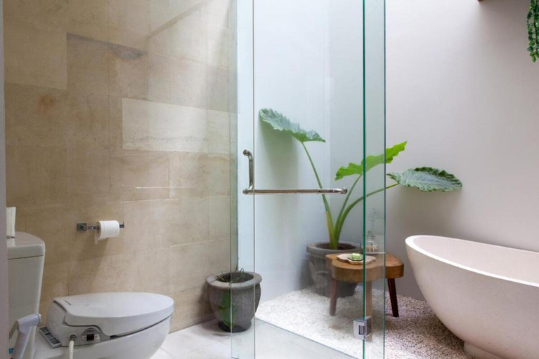 Bathroom 3, Private Villa Seminyak Legian 2Bedroom with Pool, Badung