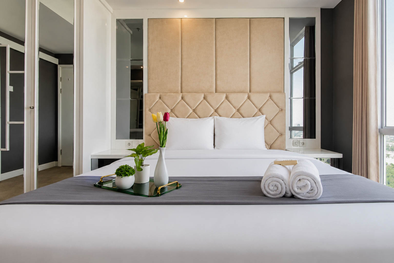 Bedroom 4, 2BR Apartment with Modern Design at Grand Sungkono Lagoon By Travelio, Surabaya