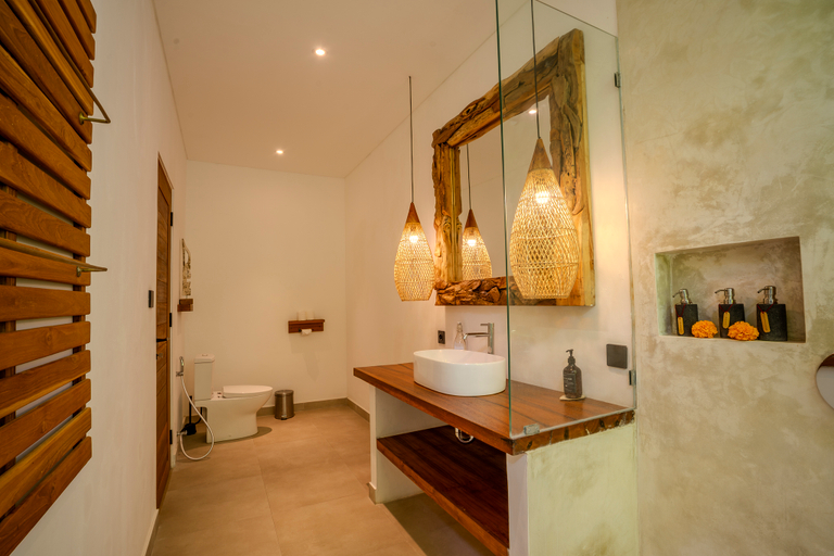 Bathroom 4, Villa Anaya : Infinity Pool Villa with Jungle & River View, Tabanan