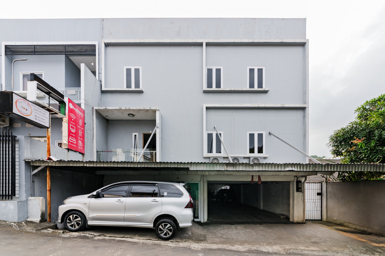 Exterior & Views 2, RedDoorz near Siloam Hospital Palembang, Palembang