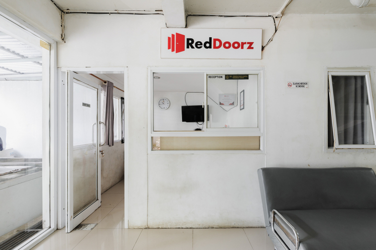 Others 4, RedDoorz near Siloam Hospital Palembang, Palembang