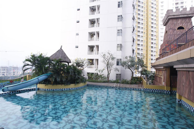 Swimming Pool 5, Compact Look Studio (No Kitchen) at Apartment Great Western By Travelio, Tangerang
