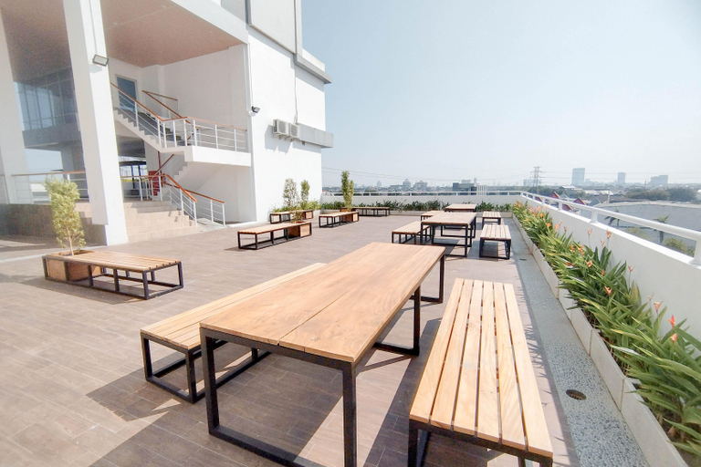 Exterior 2, Elegant and Airy Studio at Apartment Tamansari Skylounge Makassar By Travelio, Makassar