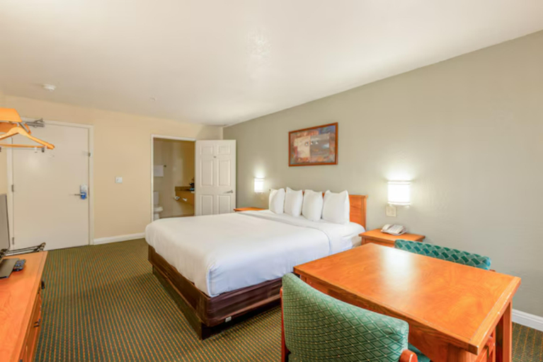 Bedroom 3, Hotel Avenida, San Clemente Beach, Orange