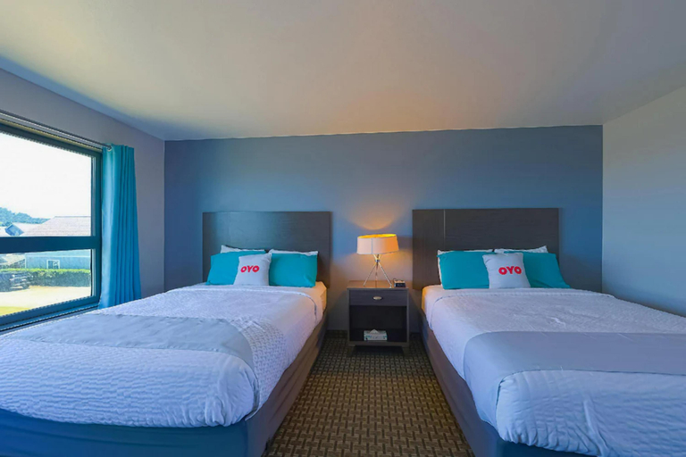Bedroom 4, Waves Hotel NYE Beach - Newport OR, Lincoln
