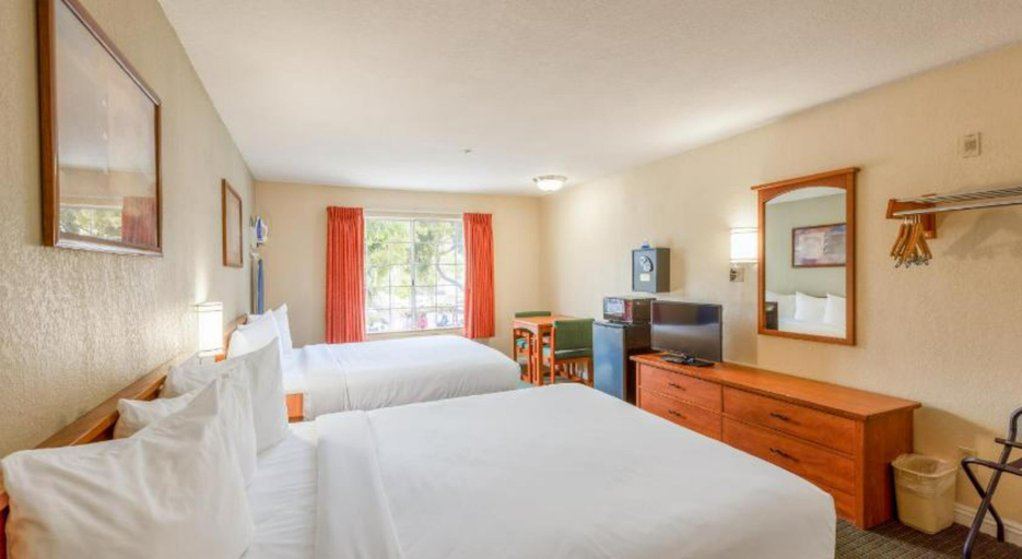 Others 4, Hotel Avenida, San Clemente Beach, Orange