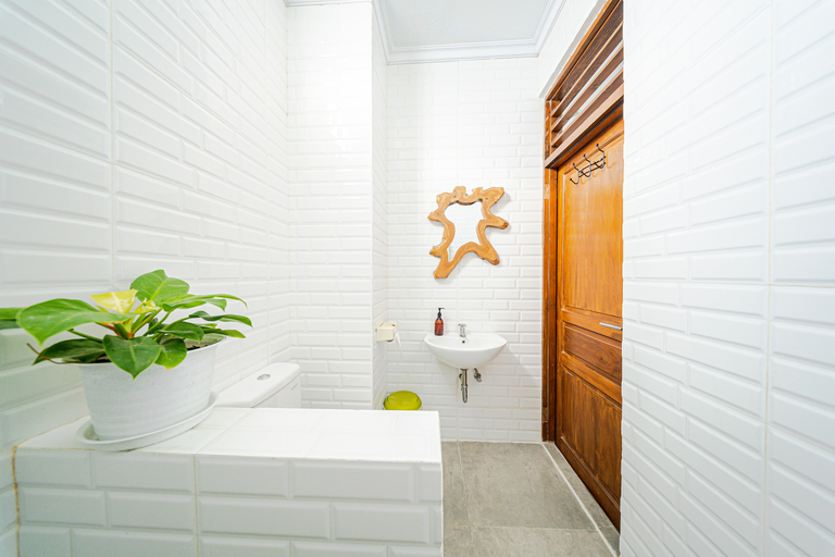 Bathroom 3, Omah Gerjen 29, Yogyakarta