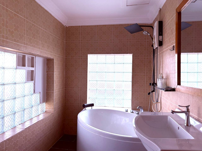 Bathroom 4, The Moon Kampot Boutique, Kampot