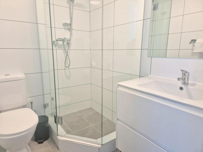 Bathroom, Little Coogee Hotel, Sydney