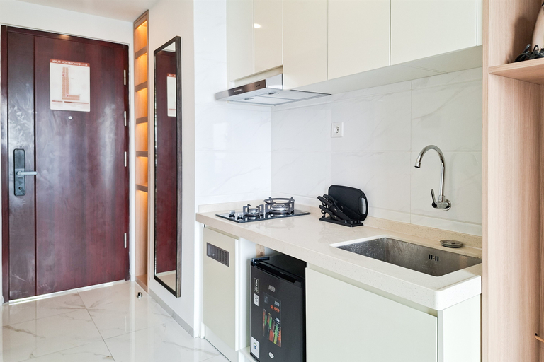Others 4, Cozy Well Located Studio Room at Apartment Sky House BSD By Travelio, Tangerang