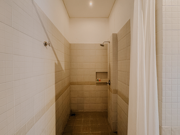 Bathroom 5, Selayang Villa Genteng, Tempat Cerita Berteduh, Bogor