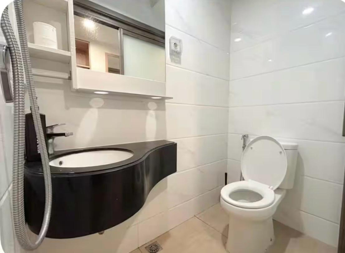 Bathroom 2, Victoria Grey @ Sky House BSD, ICE, AEONmall, Tangerang Selatan