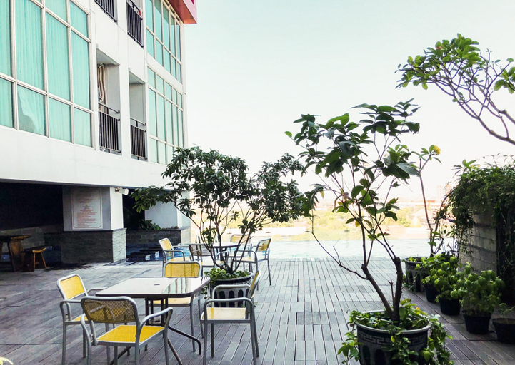 Exterior 5, Urban Minimalist Studio at Apartment Tamansari Papilio By Travelio, Surabaya