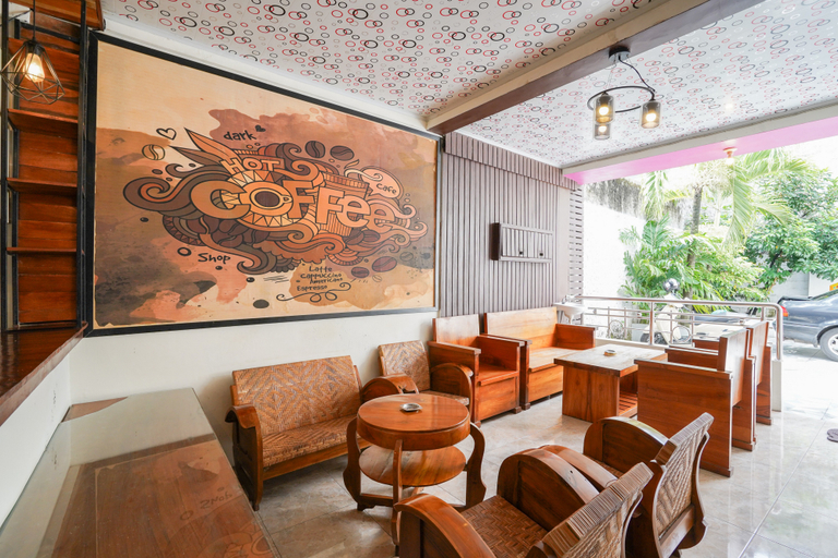Food & Drinks, RedDoorz Plus @ Taman Madiun, Madiun