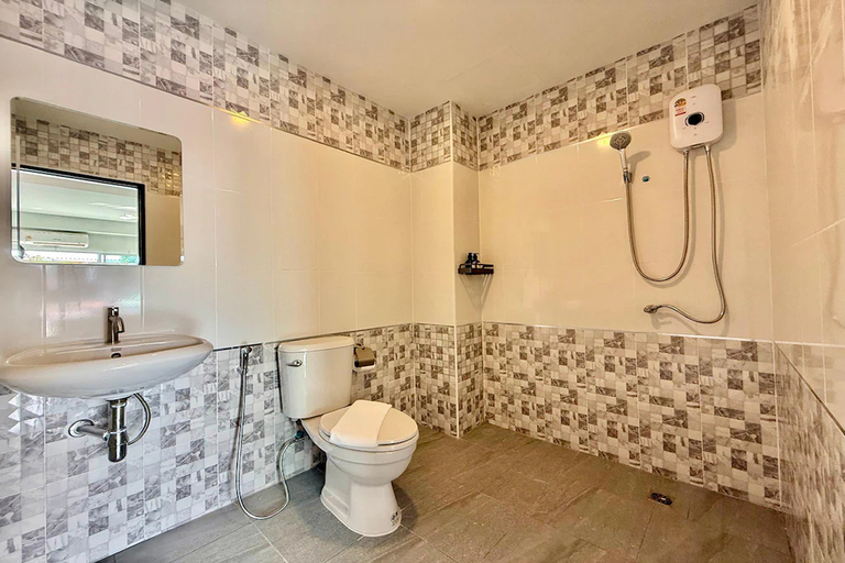 Bathroom 5, Skyla Boutique Pattaya, Pattaya