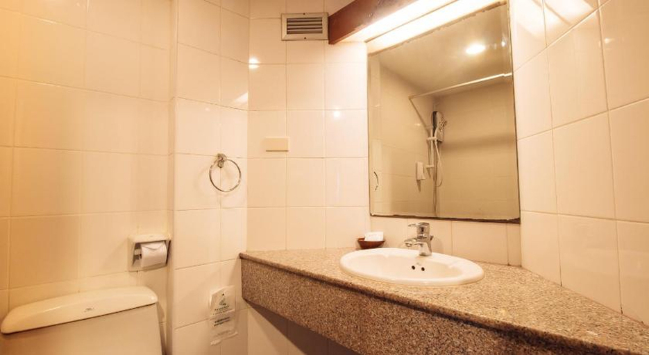 Bathroom, Sunday Ayothaya Hotel, Phra Nakhon Si Ayutthaya