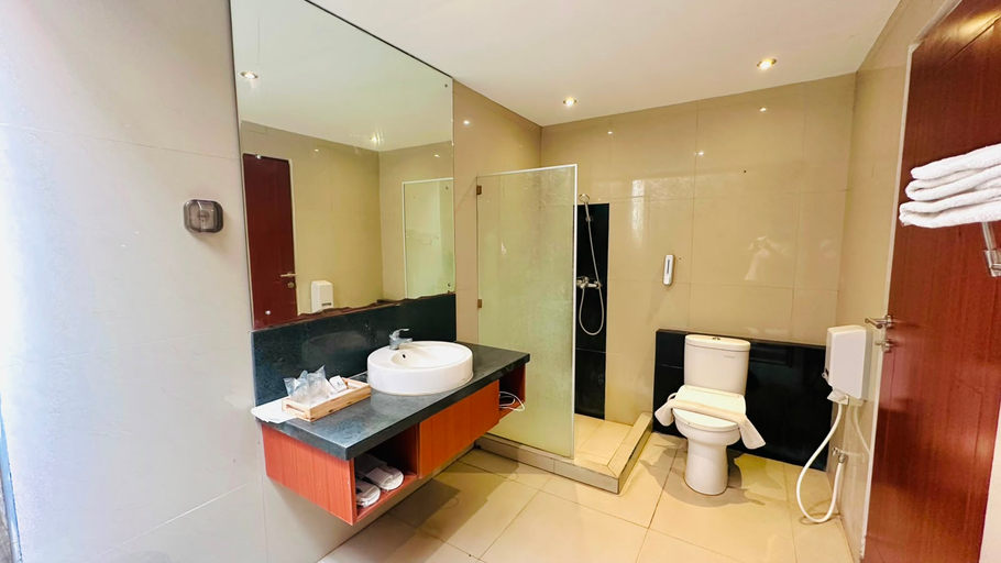 Bathroom 5, Watu Dodol Hotel & Restaurant, Banyuwangi
