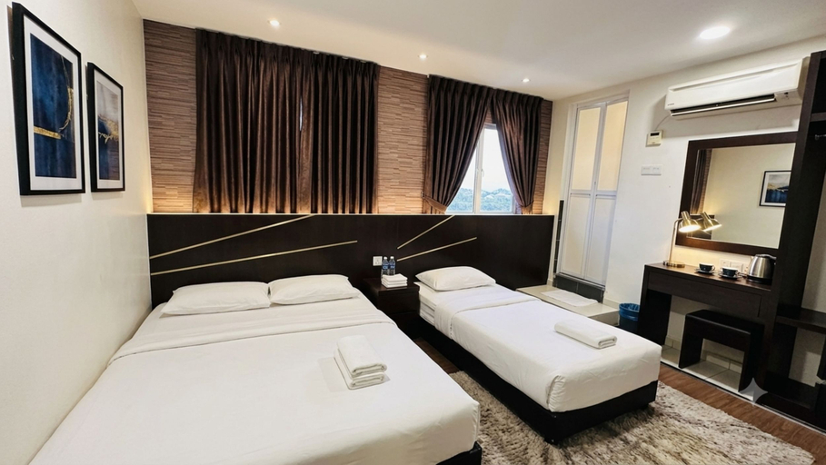 Others 5, Hotel Taming Sari 707, Malacca City