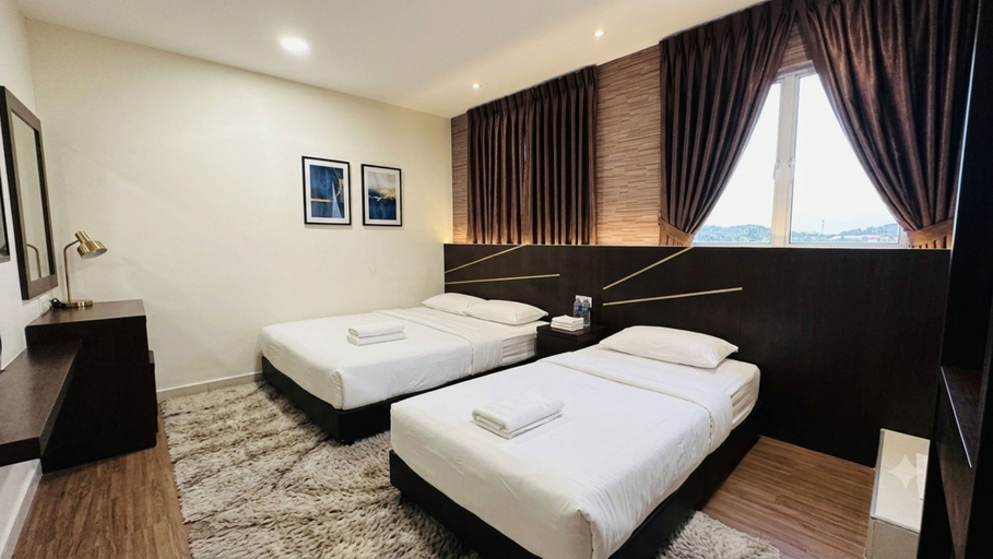Others 4, Hotel Taming Sari 707, Malacca City