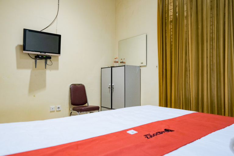 Bedroom 2, RedDoorz near Taman Hutan Kota, Medan